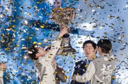 竞技宝-关于Rookie回归赛场，赛况扑朔迷离首场状态亮眼，FPX观众沸腾！的信息